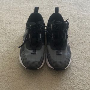 Nike youth size 4 Never worn new with tags
